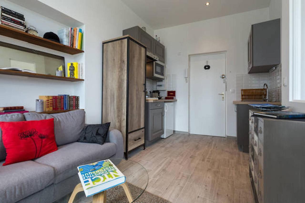 Appartement Pj - Dine On The Balcony At A Sleek Writer's Loft And Enjoy The View