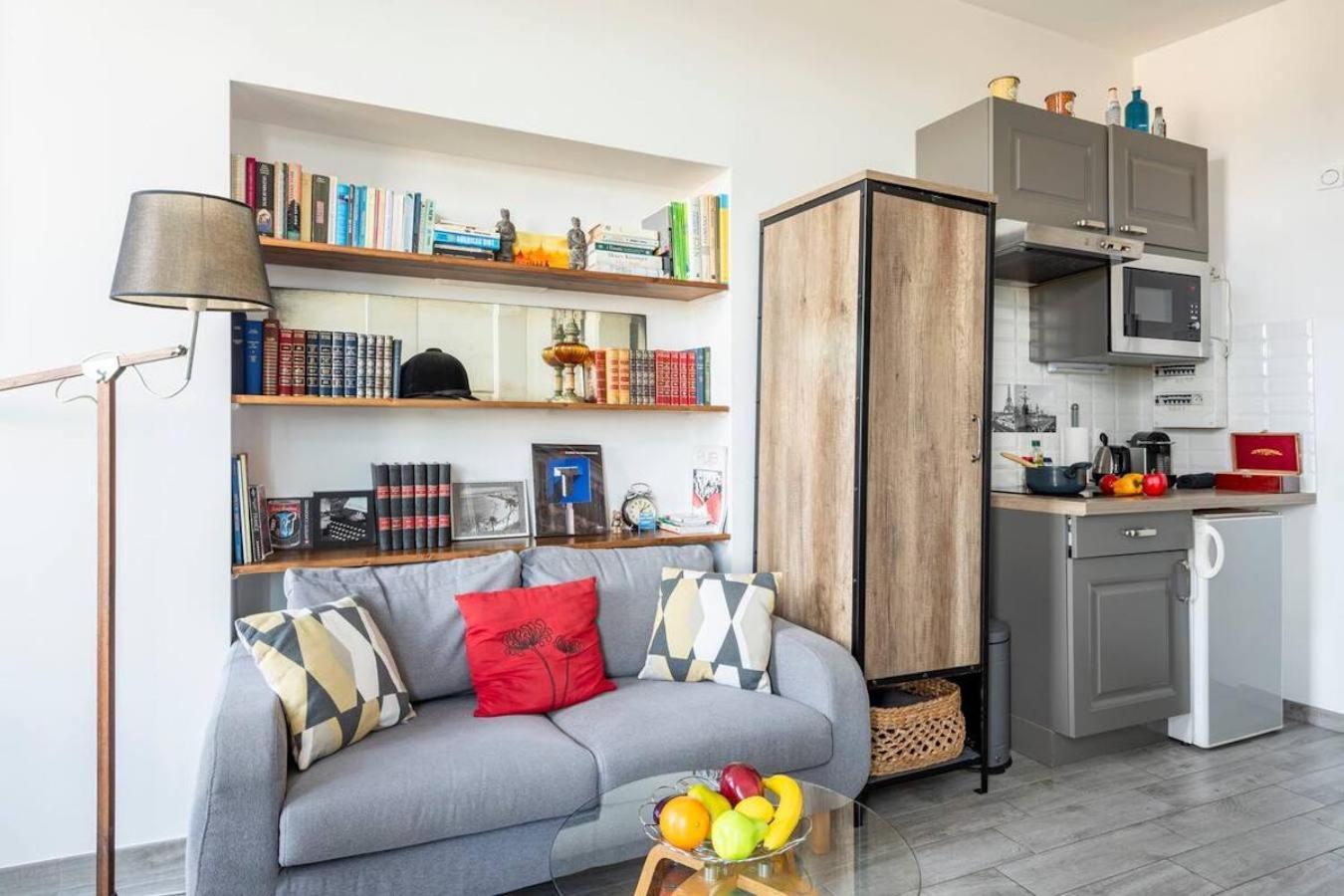 Pj - Dine On The Balcony At A Sleek Writer's Loft And Enjoy The View Appartement