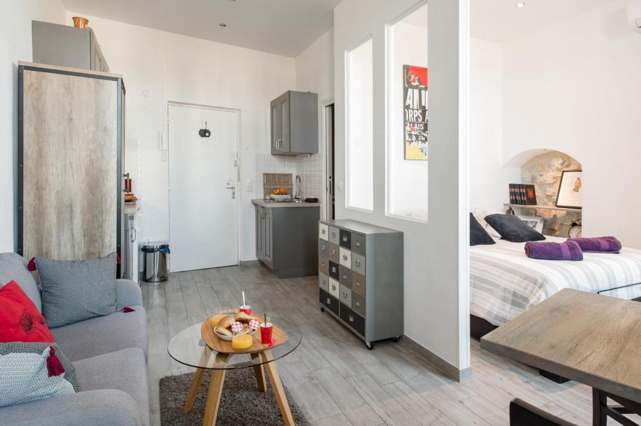 Appartement Pj - Dine On The Balcony At A Sleek Writer's Loft And Enjoy The View
