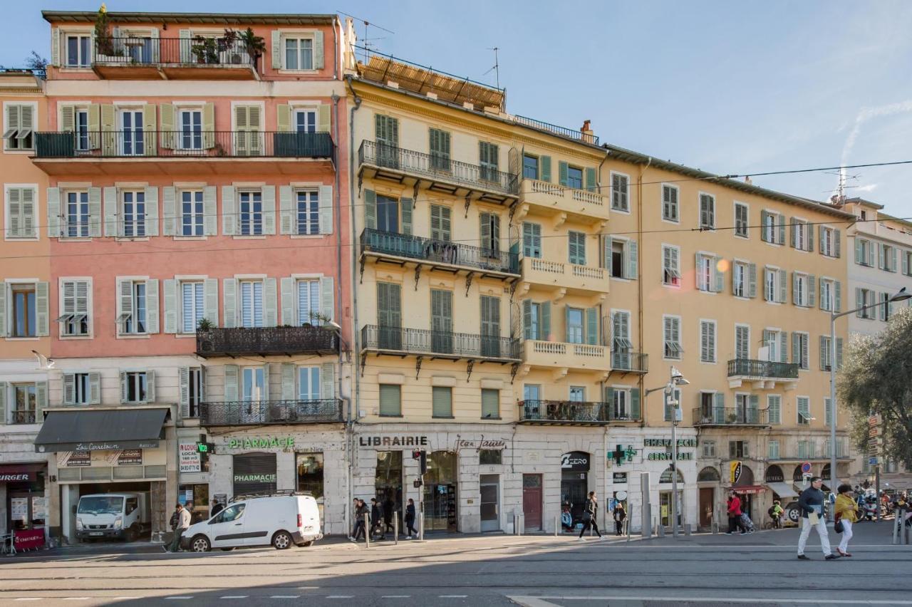 Pj - Dine On The Balcony At A Sleek Writer's Loft And Enjoy The View Appartement